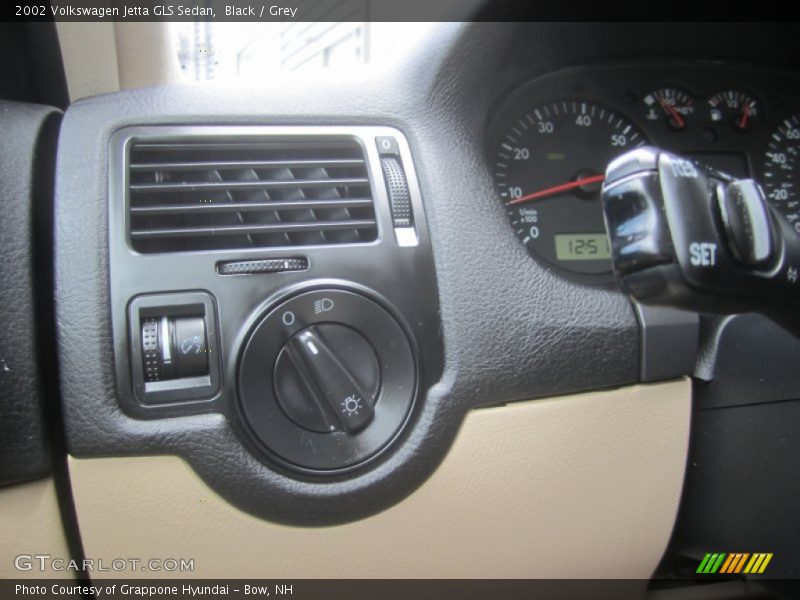Black / Grey 2002 Volkswagen Jetta GLS Sedan