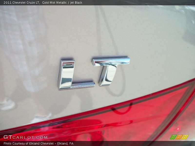 Gold Mist Metallic / Jet Black 2011 Chevrolet Cruze LT