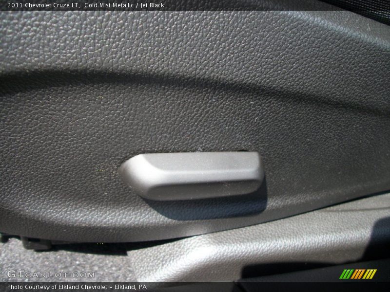 Gold Mist Metallic / Jet Black 2011 Chevrolet Cruze LT
