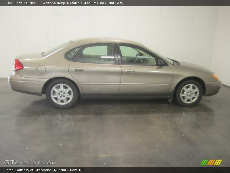 Arizona Beige Metallic / Medium/Dark Flint Grey 2006 Ford Taurus SE