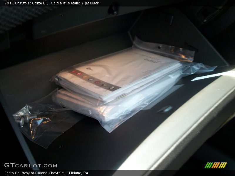 Gold Mist Metallic / Jet Black 2011 Chevrolet Cruze LT