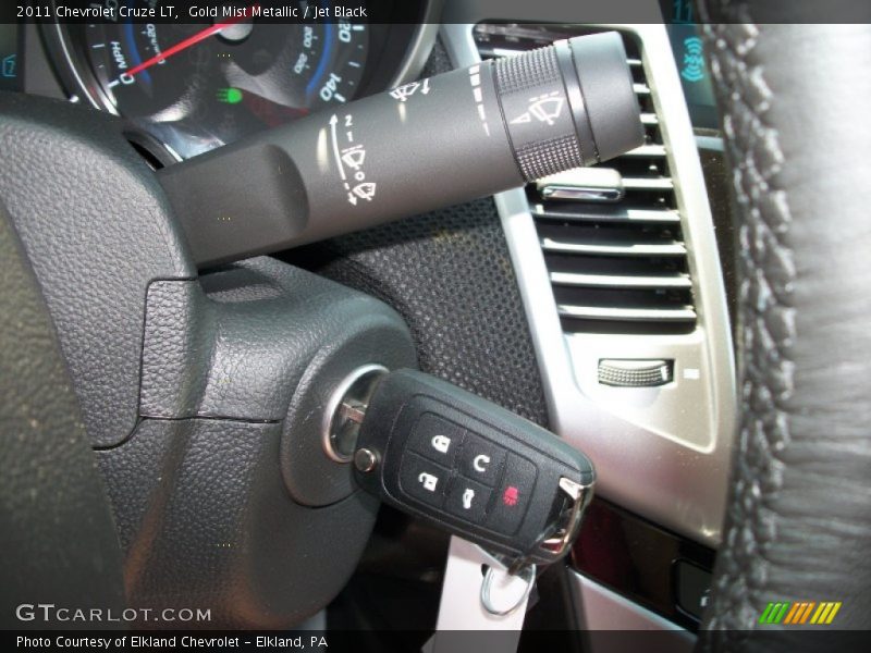 Gold Mist Metallic / Jet Black 2011 Chevrolet Cruze LT
