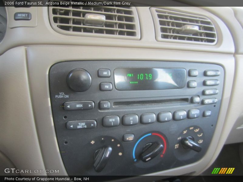 Arizona Beige Metallic / Medium/Dark Flint Grey 2006 Ford Taurus SE