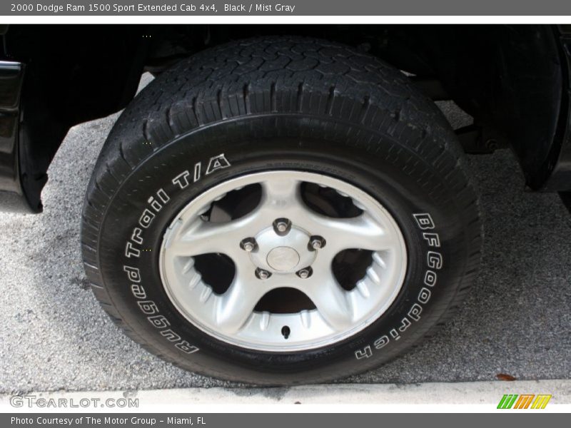  2000 Ram 1500 Sport Extended Cab 4x4 Wheel