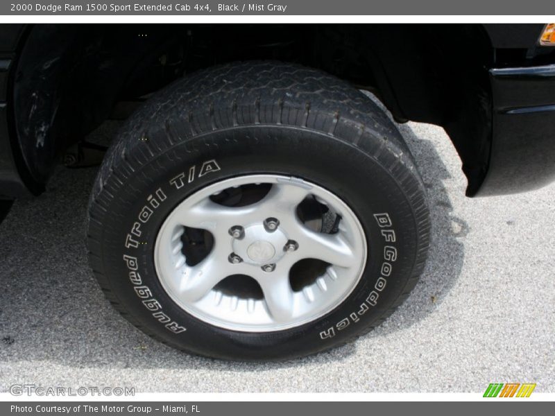  2000 Ram 1500 Sport Extended Cab 4x4 Wheel