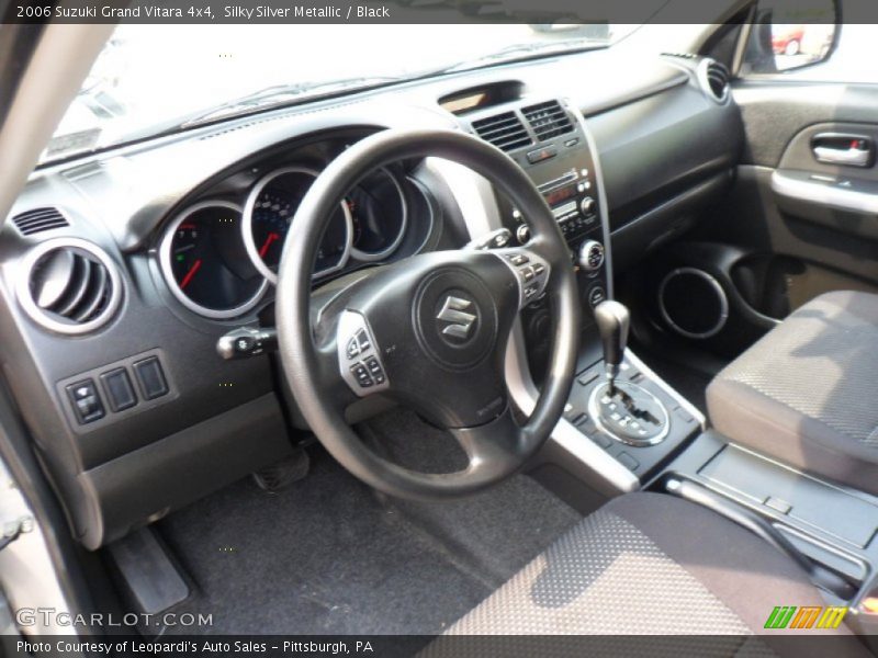 Silky Silver Metallic / Black 2006 Suzuki Grand Vitara 4x4