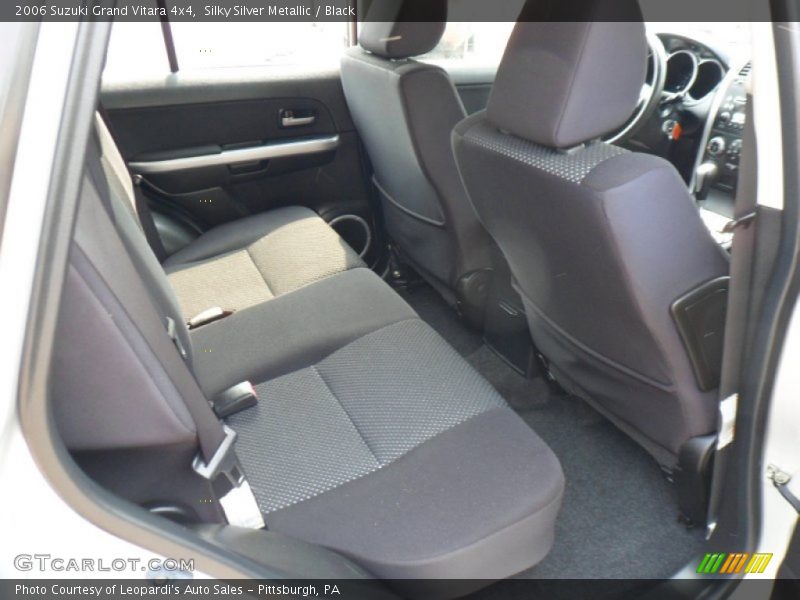 Silky Silver Metallic / Black 2006 Suzuki Grand Vitara 4x4