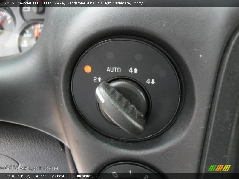 Sandstone Metallic / Light Cashmere/Ebony 2006 Chevrolet TrailBlazer LS 4x4