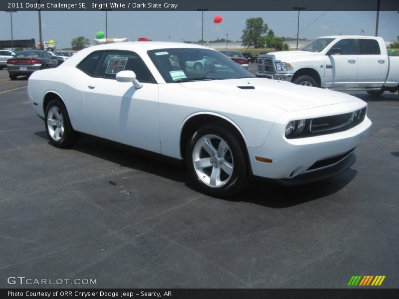 Bright White / Dark Slate Gray 2011 Dodge Challenger SE