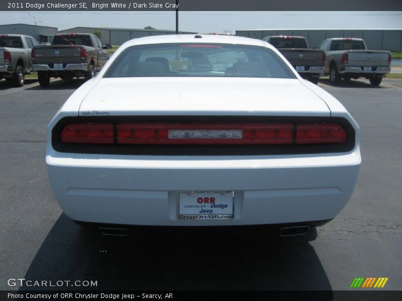 Bright White / Dark Slate Gray 2011 Dodge Challenger SE