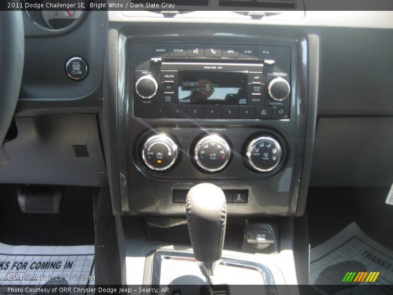 Bright White / Dark Slate Gray 2011 Dodge Challenger SE
