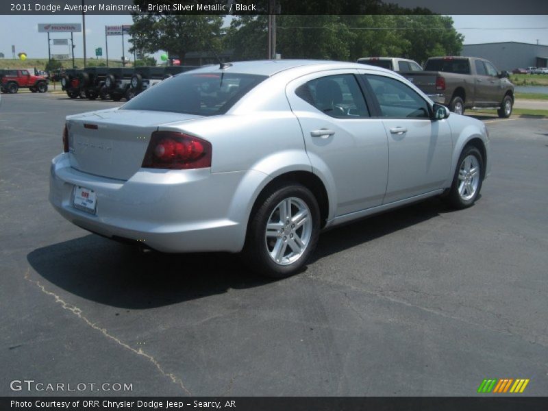 Bright Silver Metallic / Black 2011 Dodge Avenger Mainstreet