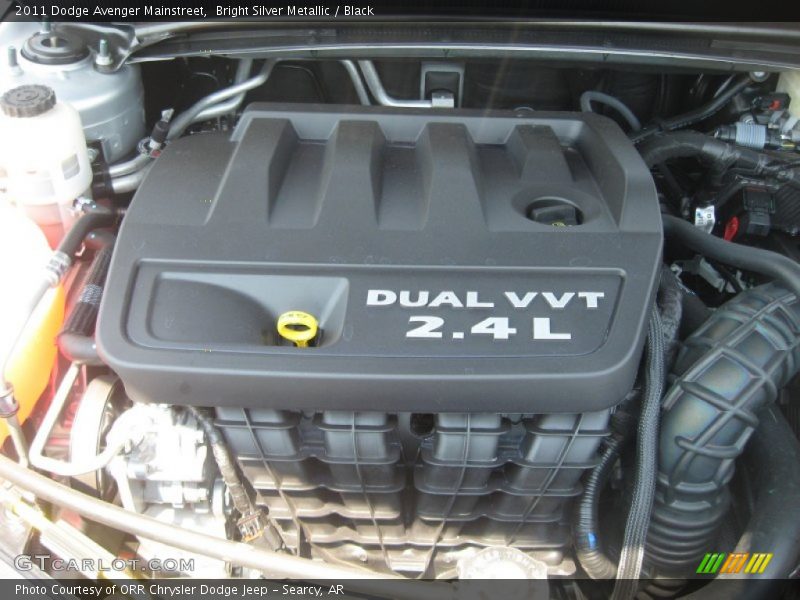 Bright Silver Metallic / Black 2011 Dodge Avenger Mainstreet