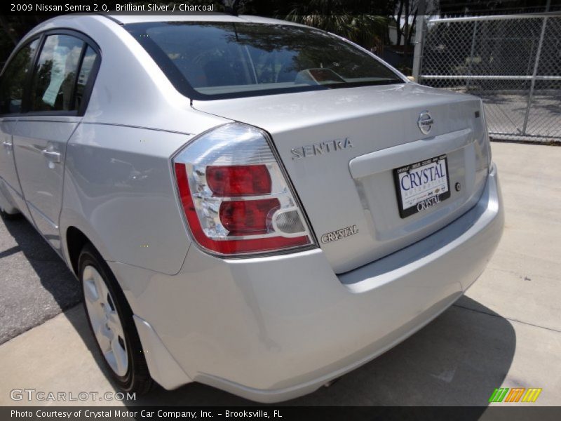 Brilliant Silver / Charcoal 2009 Nissan Sentra 2.0