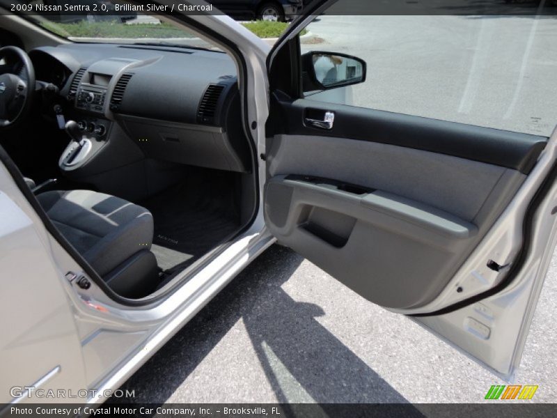 Brilliant Silver / Charcoal 2009 Nissan Sentra 2.0
