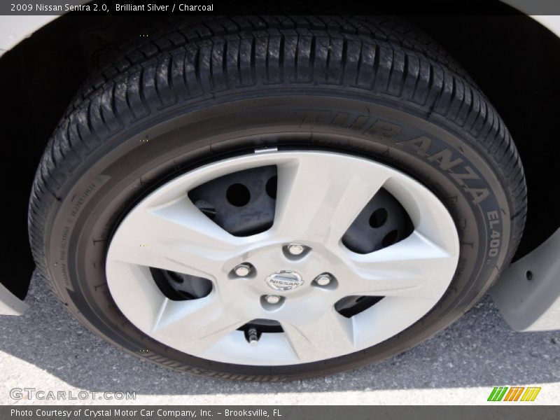 Brilliant Silver / Charcoal 2009 Nissan Sentra 2.0