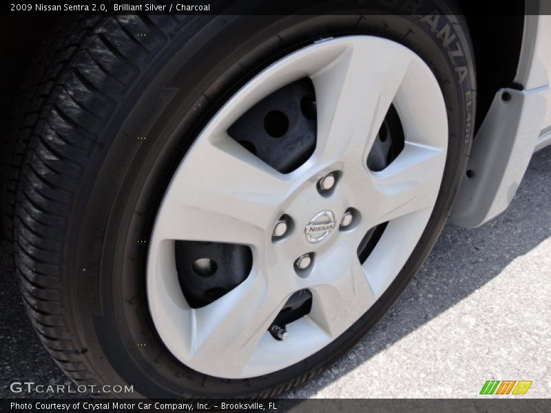 Brilliant Silver / Charcoal 2009 Nissan Sentra 2.0