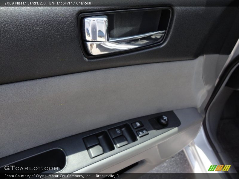 Brilliant Silver / Charcoal 2009 Nissan Sentra 2.0