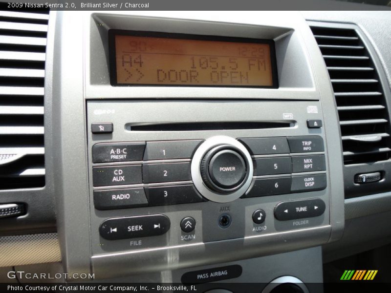 Brilliant Silver / Charcoal 2009 Nissan Sentra 2.0