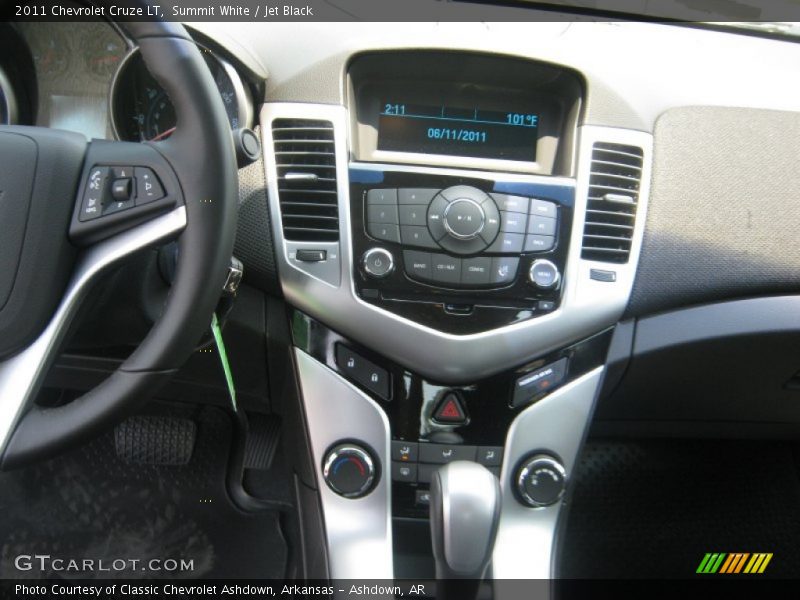 Summit White / Jet Black 2011 Chevrolet Cruze LT