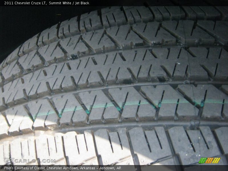 Summit White / Jet Black 2011 Chevrolet Cruze LT