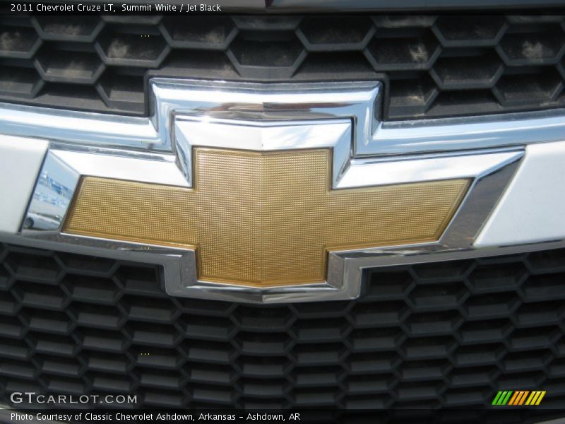 Summit White / Jet Black 2011 Chevrolet Cruze LT