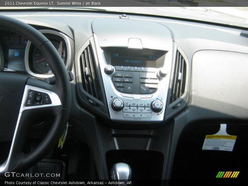 Summit White / Jet Black 2011 Chevrolet Equinox LT