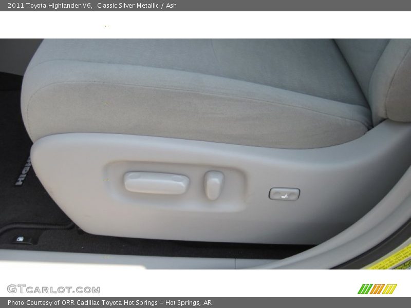Classic Silver Metallic / Ash 2011 Toyota Highlander V6