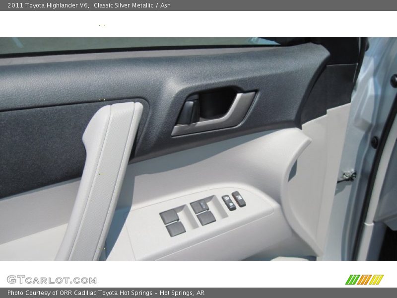 Classic Silver Metallic / Ash 2011 Toyota Highlander V6