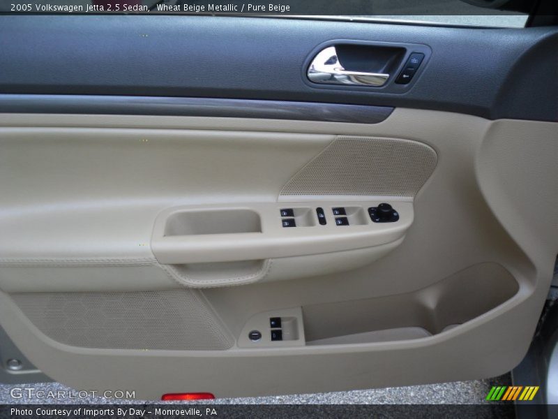 Wheat Beige Metallic / Pure Beige 2005 Volkswagen Jetta 2.5 Sedan