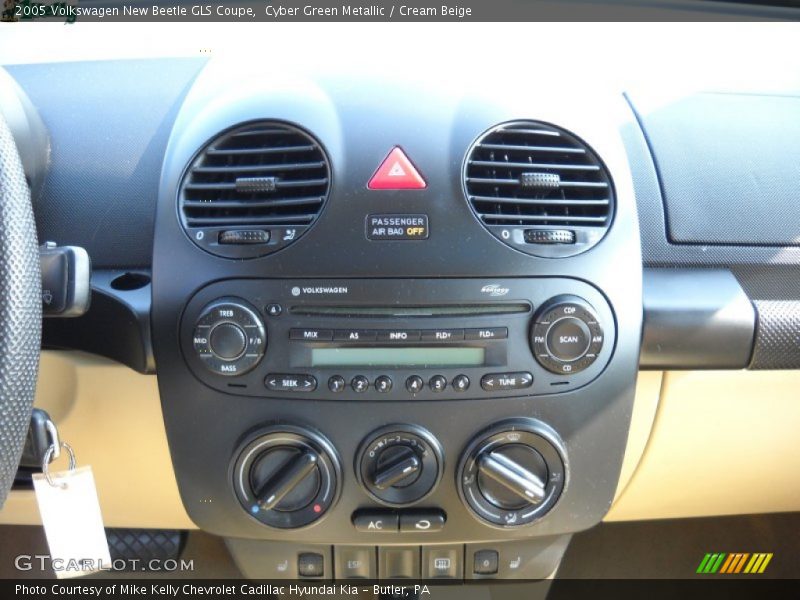 Cyber Green Metallic / Cream Beige 2005 Volkswagen New Beetle GLS Coupe