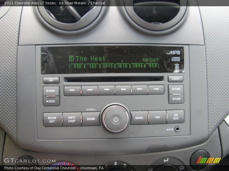 Controls of 2011 Aveo LT Sedan