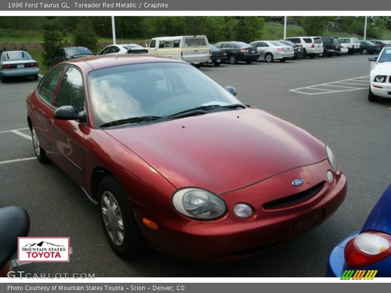 Toreador Red Metallic / Graphite 1996 Ford Taurus GL
