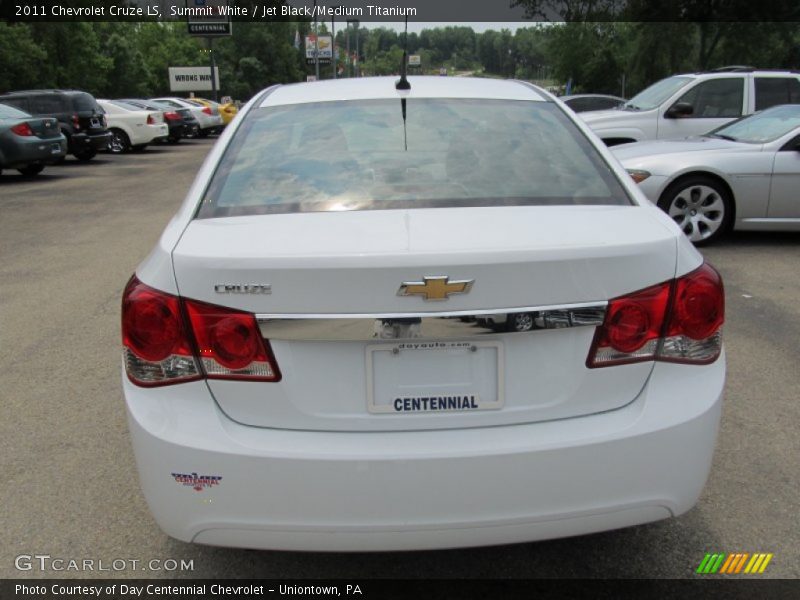 Summit White / Jet Black/Medium Titanium 2011 Chevrolet Cruze LS
