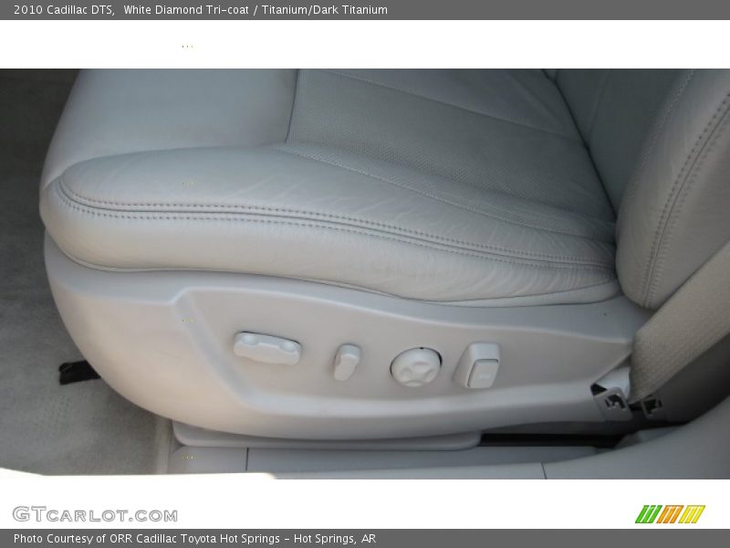 White Diamond Tri-coat / Titanium/Dark Titanium 2010 Cadillac DTS