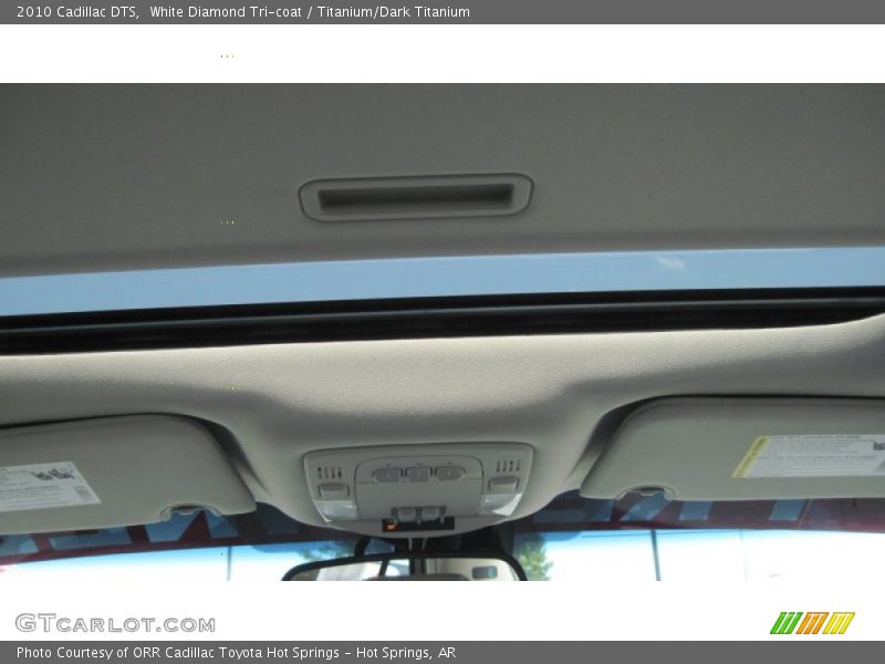 White Diamond Tri-coat / Titanium/Dark Titanium 2010 Cadillac DTS