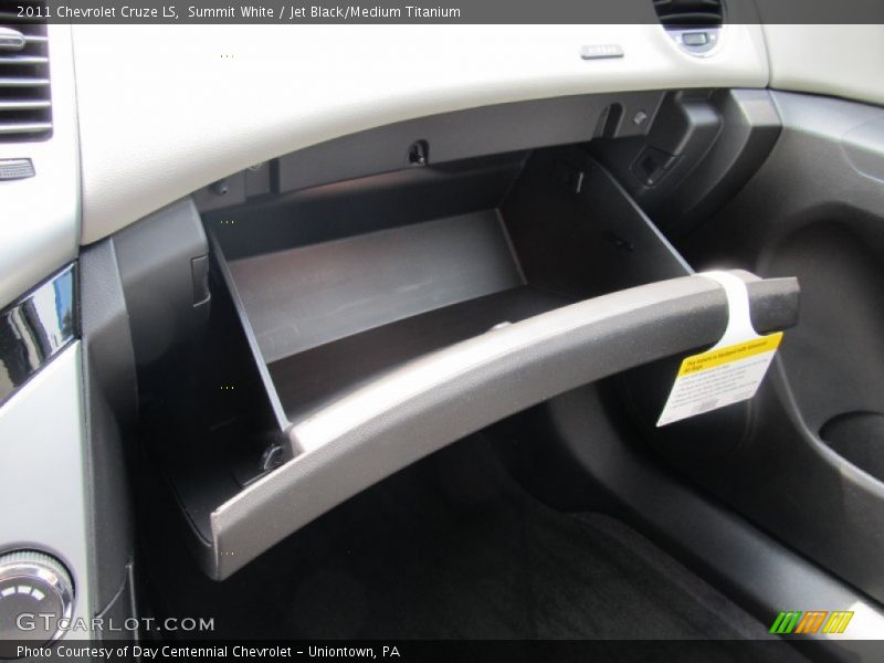 Summit White / Jet Black/Medium Titanium 2011 Chevrolet Cruze LS