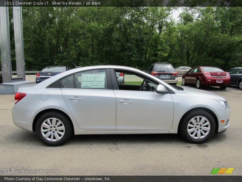 Silver Ice Metallic / Jet Black 2011 Chevrolet Cruze LT
