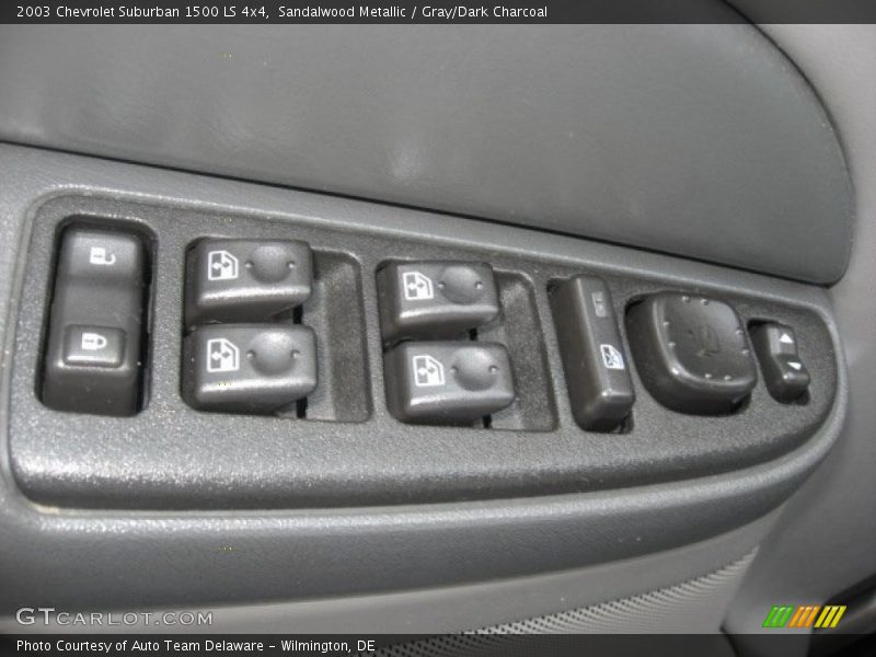 Sandalwood Metallic / Gray/Dark Charcoal 2003 Chevrolet Suburban 1500 LS 4x4