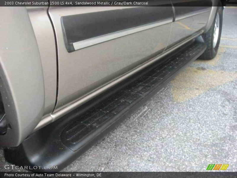 Sandalwood Metallic / Gray/Dark Charcoal 2003 Chevrolet Suburban 1500 LS 4x4