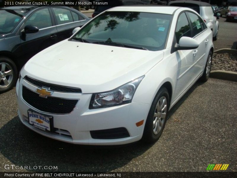 Summit White / Medium Titanium 2011 Chevrolet Cruze LT