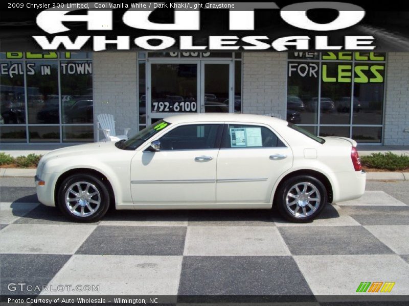 Cool Vanilla White / Dark Khaki/Light Graystone 2009 Chrysler 300 Limited