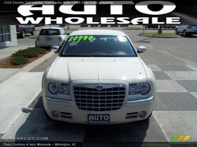 Cool Vanilla White / Dark Khaki/Light Graystone 2009 Chrysler 300 Limited