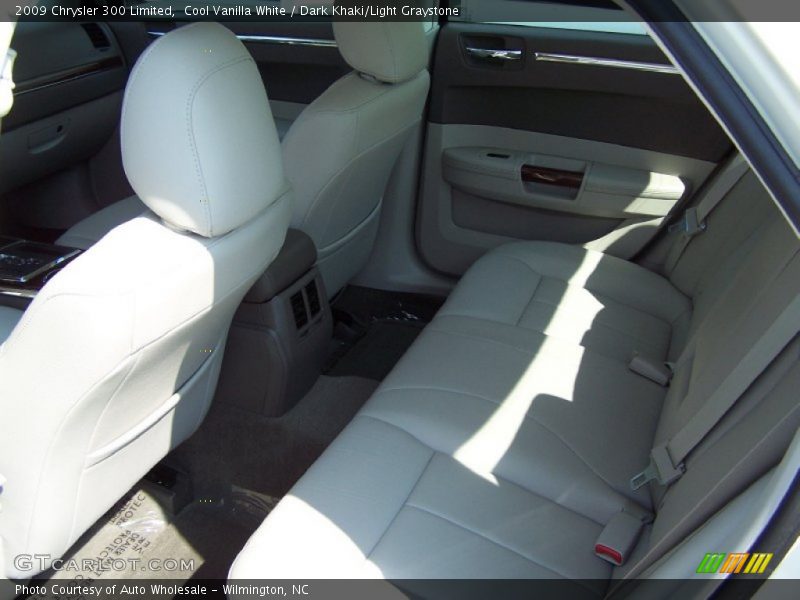 Cool Vanilla White / Dark Khaki/Light Graystone 2009 Chrysler 300 Limited
