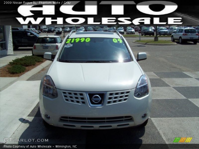 Phantom White / Gray 2009 Nissan Rogue SL