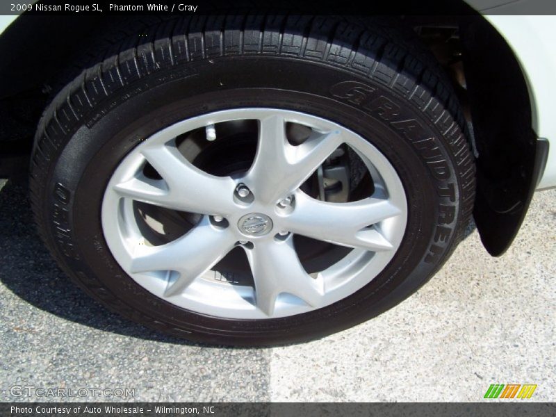 Phantom White / Gray 2009 Nissan Rogue SL