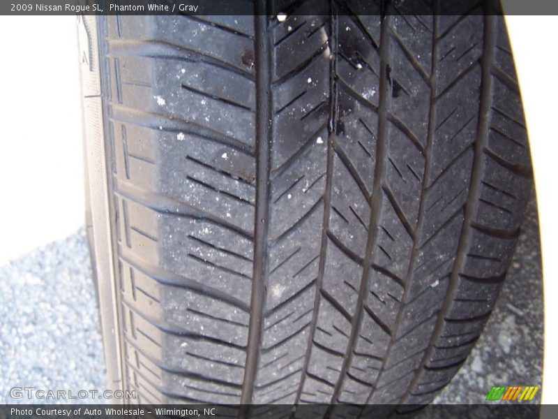 Phantom White / Gray 2009 Nissan Rogue SL