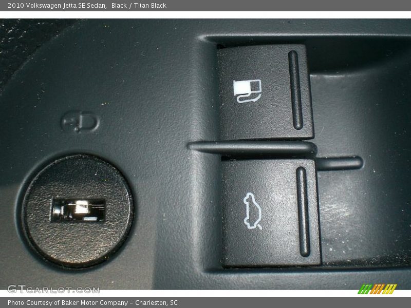 Black / Titan Black 2010 Volkswagen Jetta SE Sedan