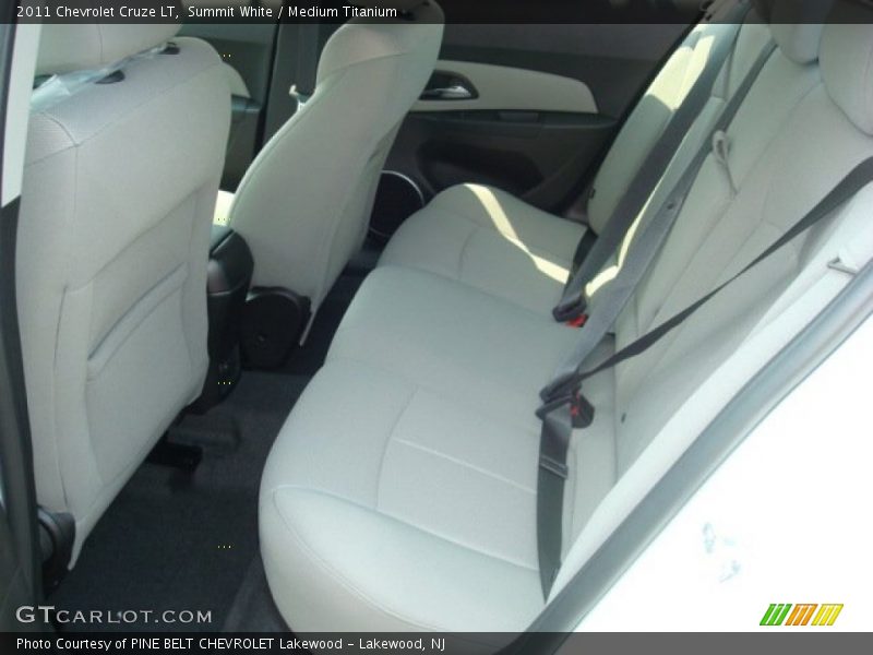 Summit White / Medium Titanium 2011 Chevrolet Cruze LT