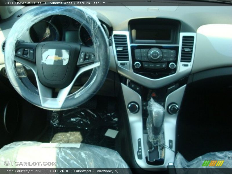 Summit White / Medium Titanium 2011 Chevrolet Cruze LT